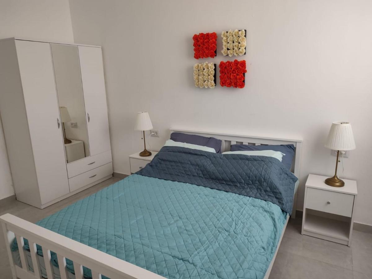 Lovely Three-Room Apartment Above The Promenade Aschdod Exterior foto